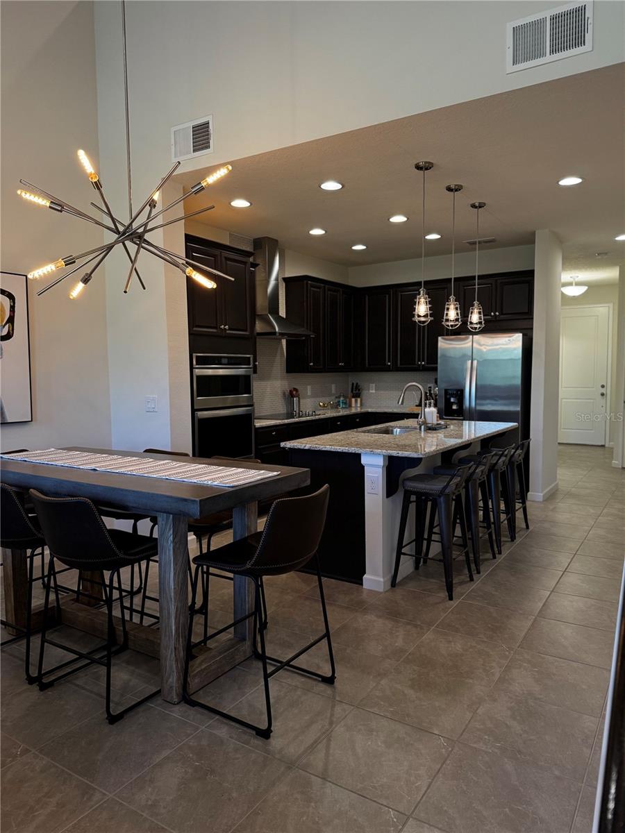 11665 ROLLING GREEN DR