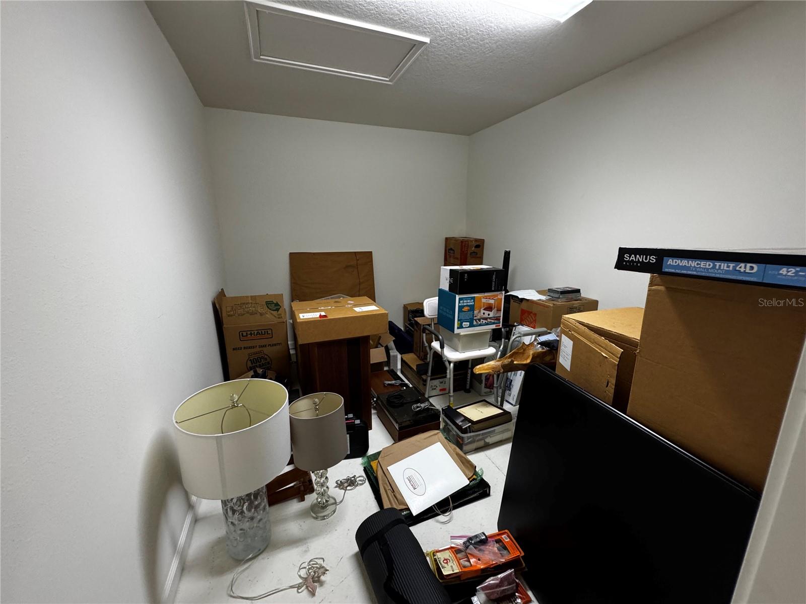 11665 ROLLING GREEN DR