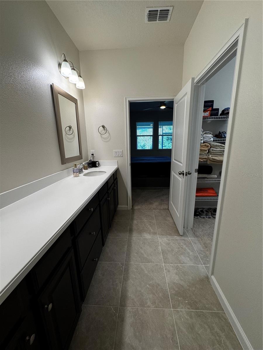 11665 ROLLING GREEN DR