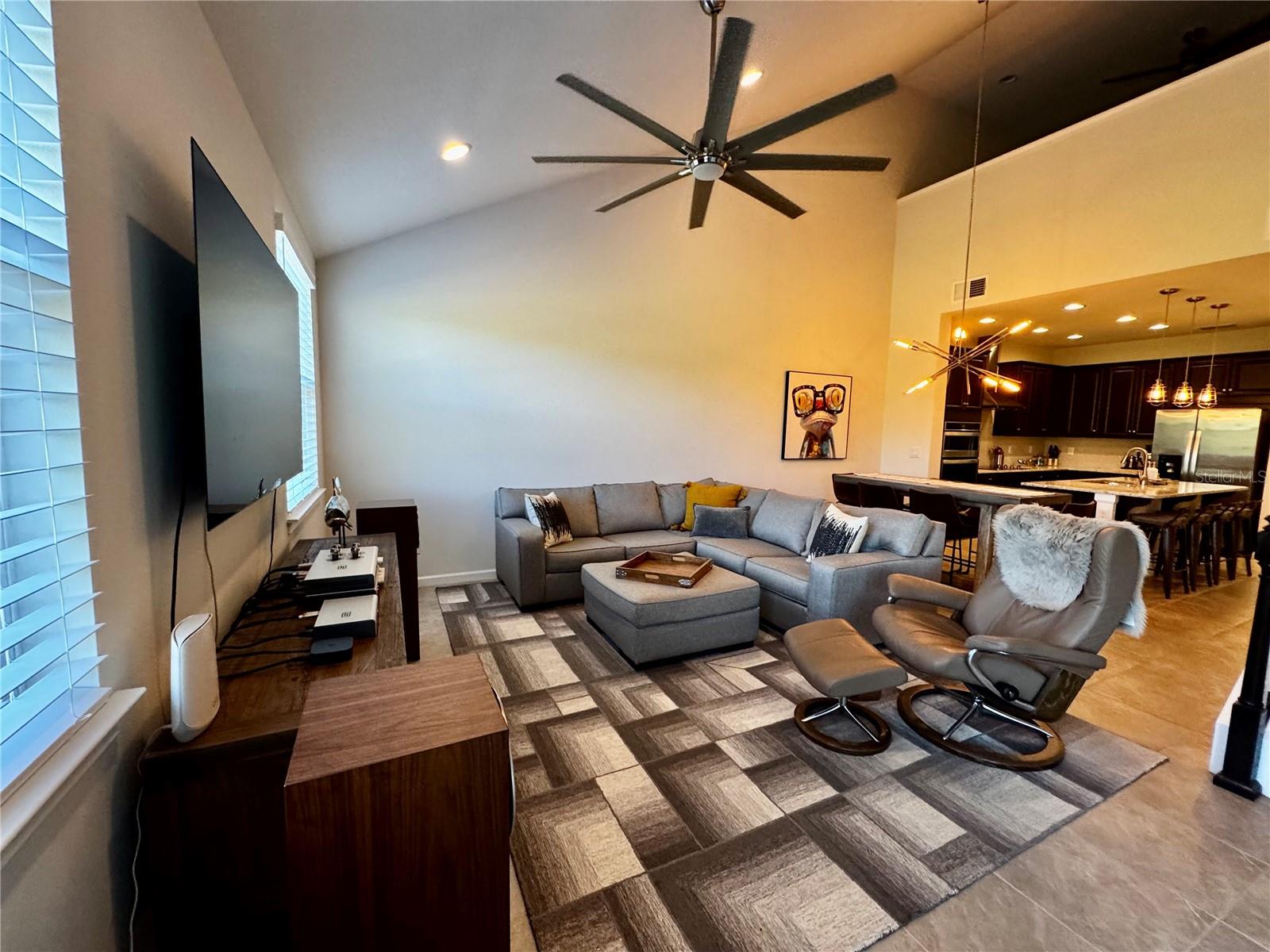 11665 ROLLING GREEN DR