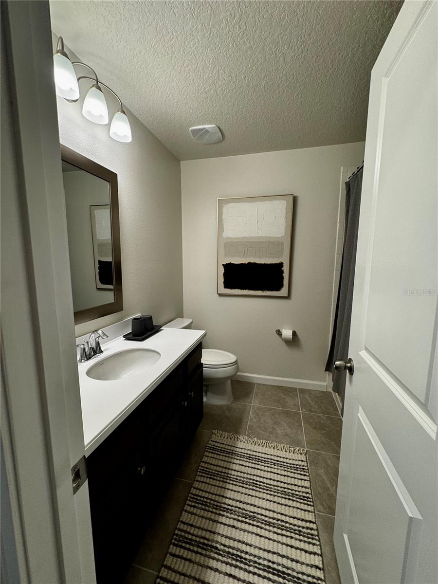 11665 ROLLING GREEN DR