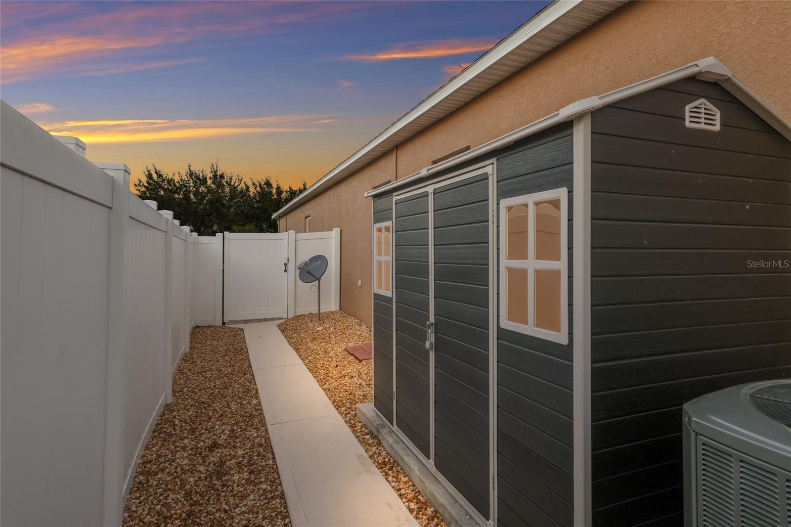 10835 CARLOWAY HILLS DR