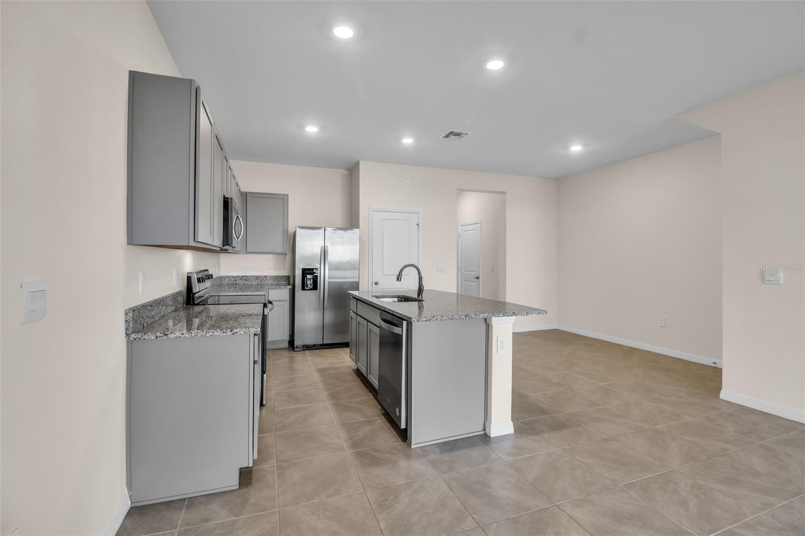 17519 CRESCENT MOON LOOP