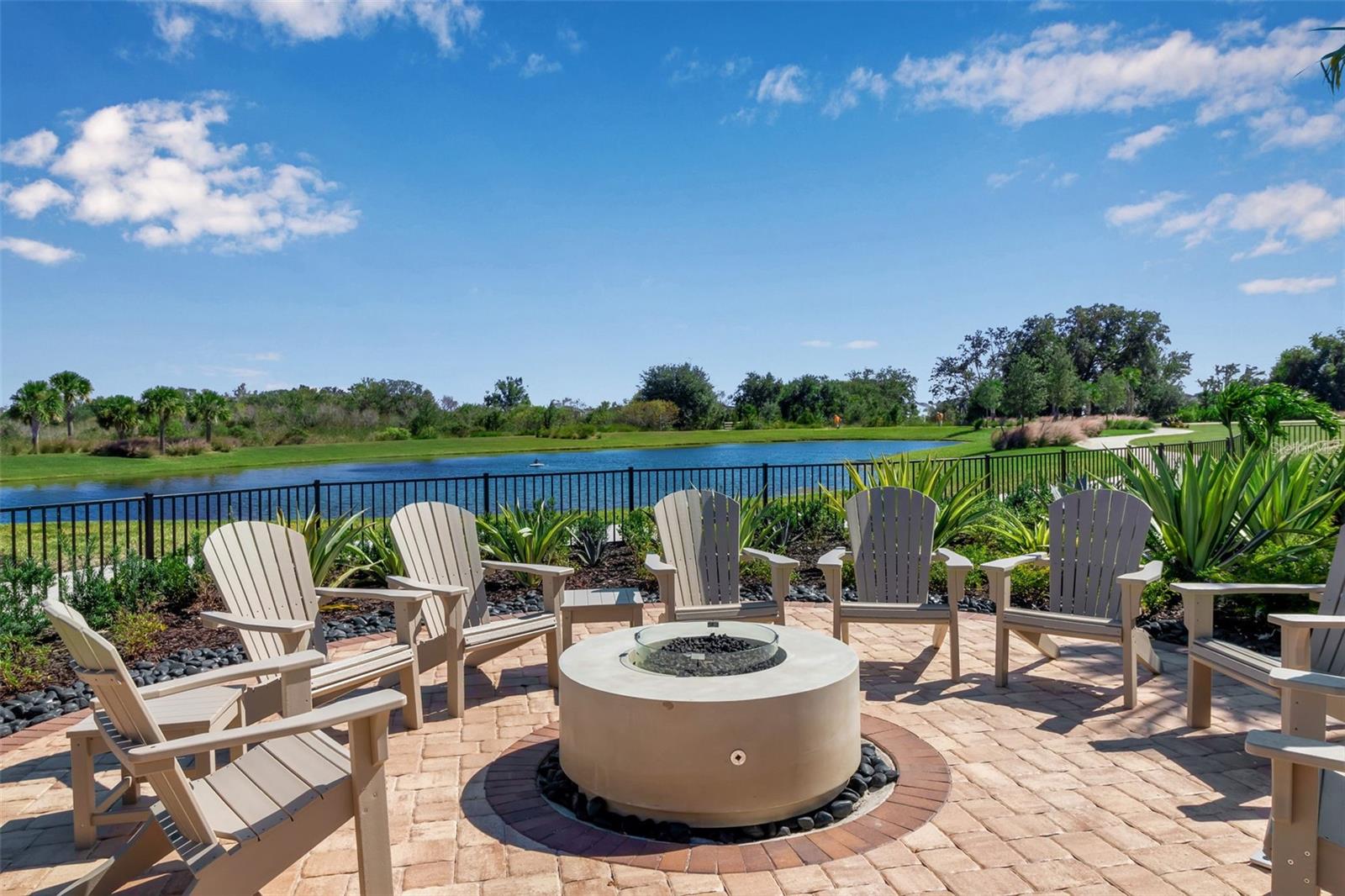 17519 CRESCENT MOON LOOP