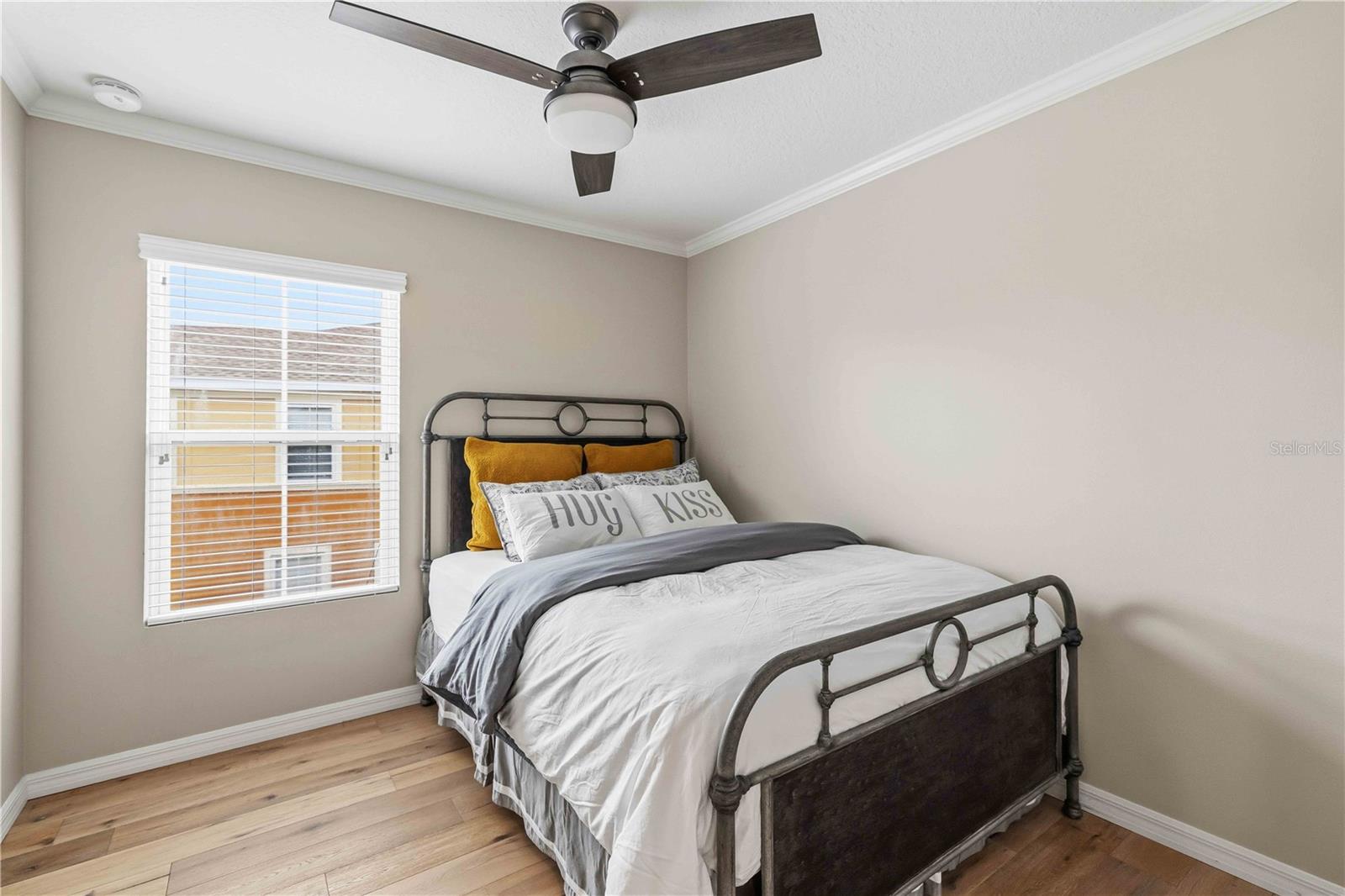 9040 WHITE SAGE LOOP