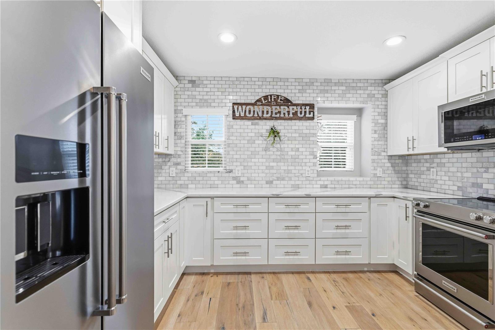 9040 WHITE SAGE LOOP