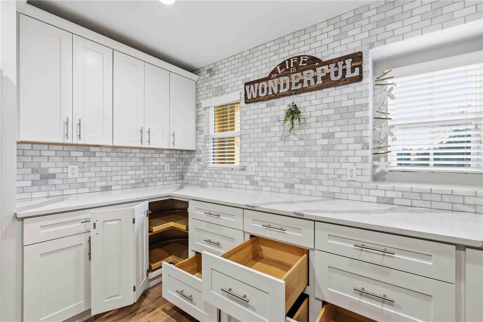 9040 WHITE SAGE LOOP