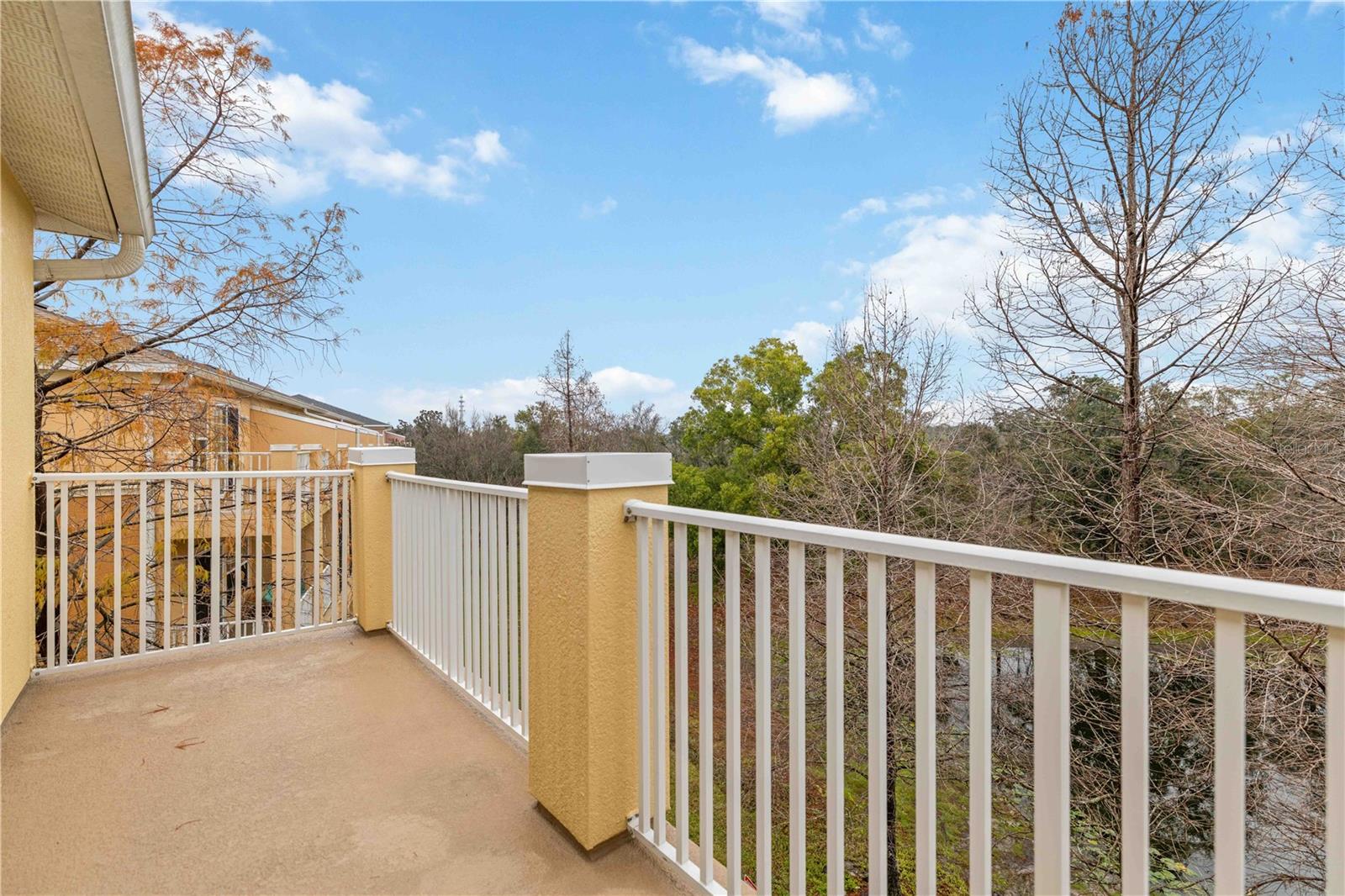 9040 WHITE SAGE LOOP