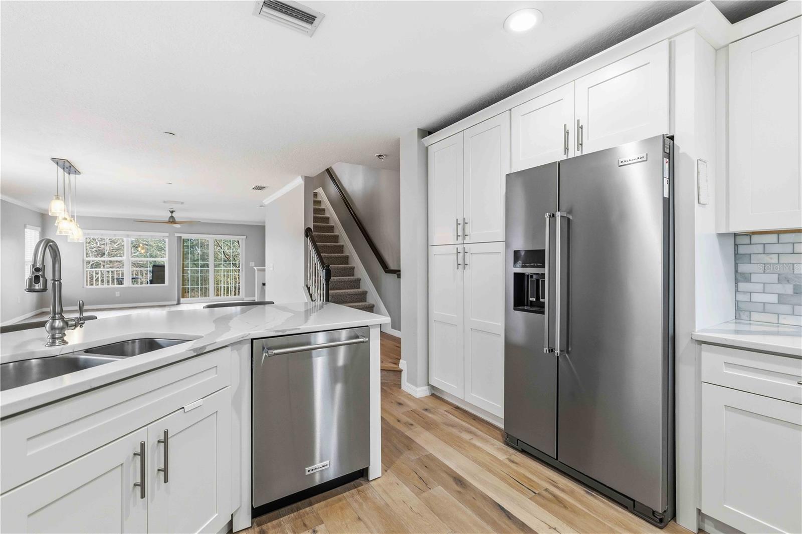 9040 WHITE SAGE LOOP