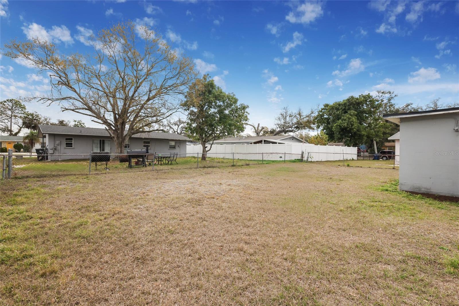 2415 18TH STREET CT E