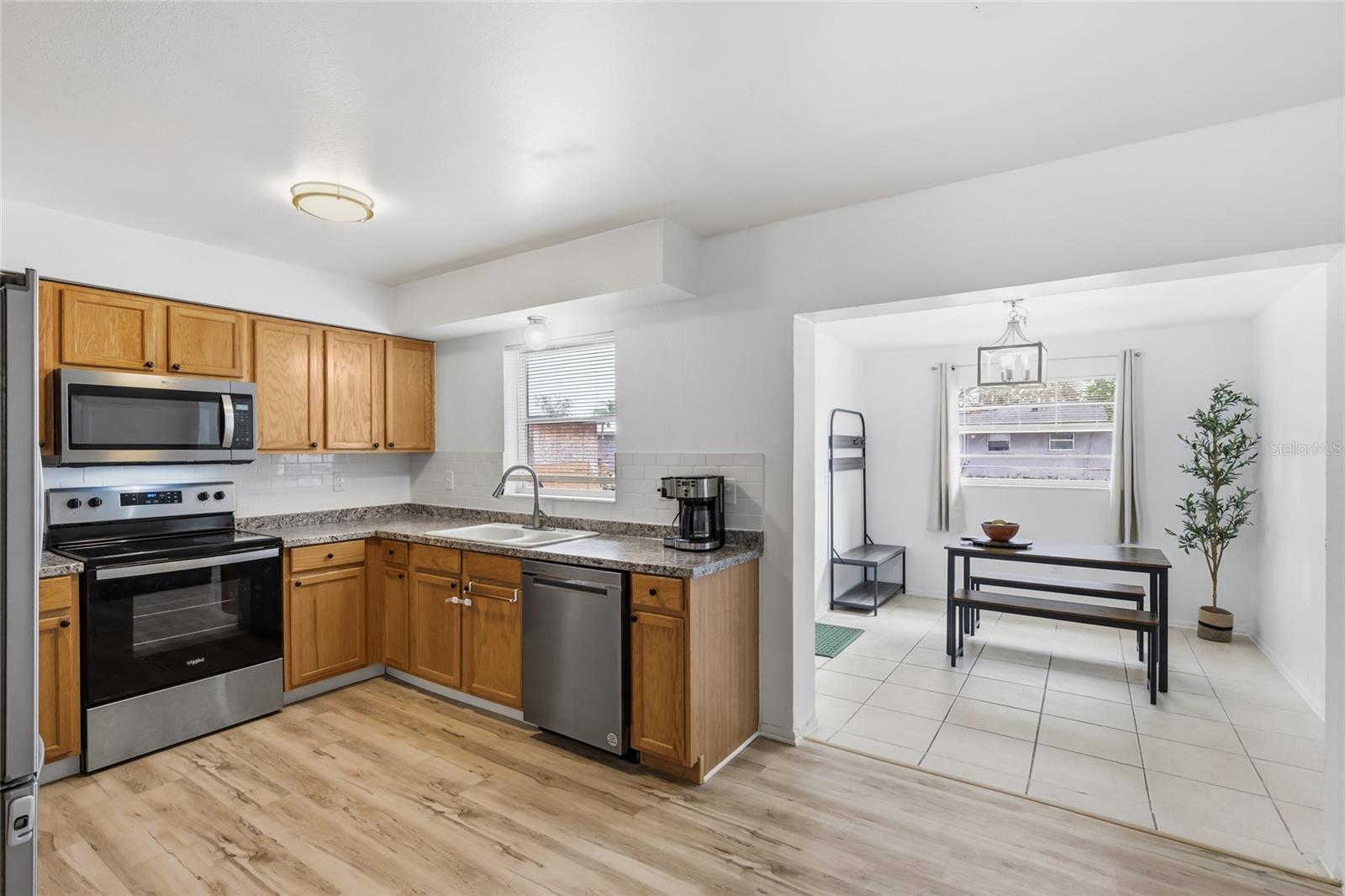 2415 18TH STREET CT E