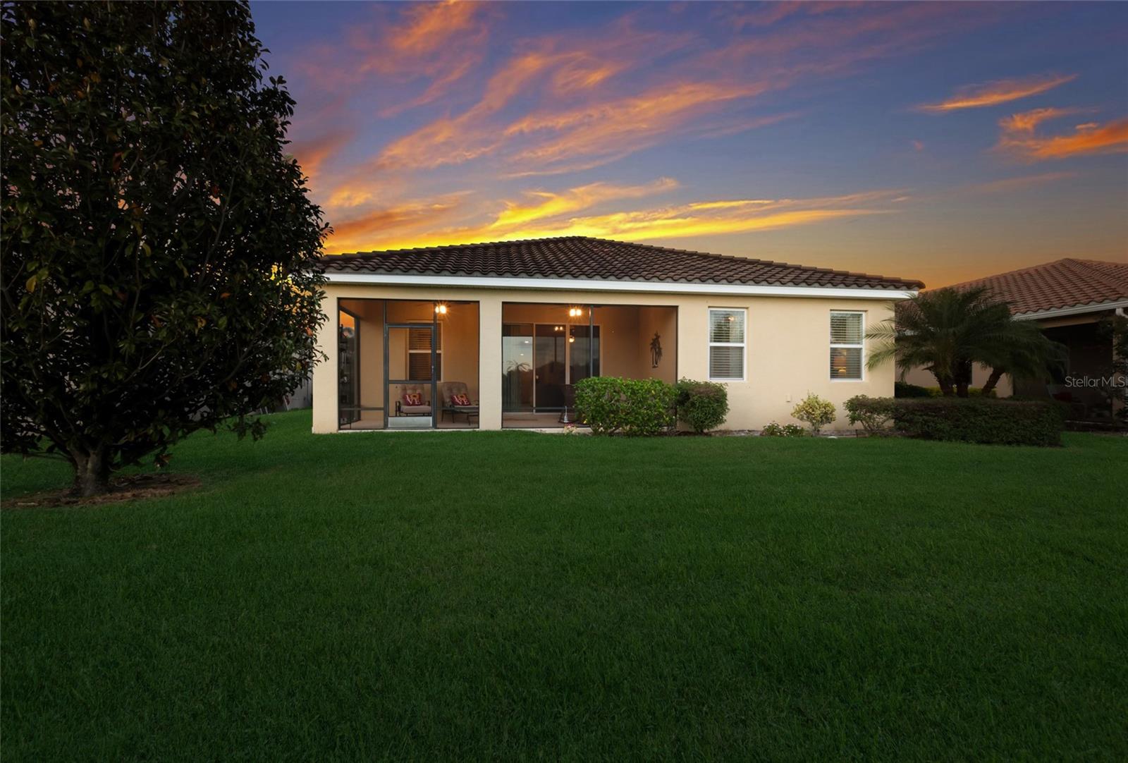 2937 ESMERALDA DR