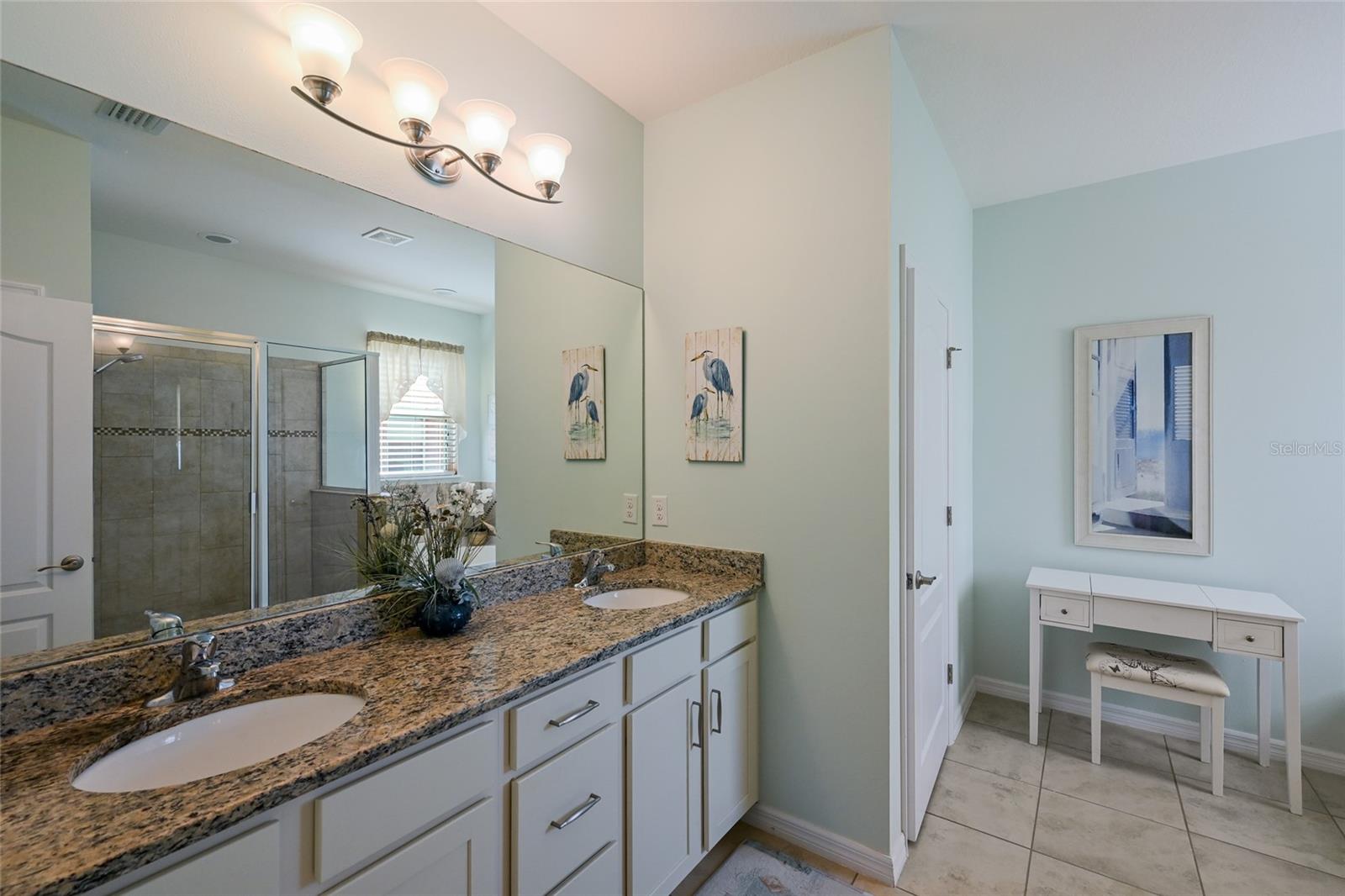 2937 ESMERALDA DR