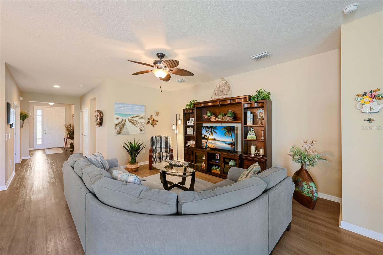 2937 ESMERALDA DR