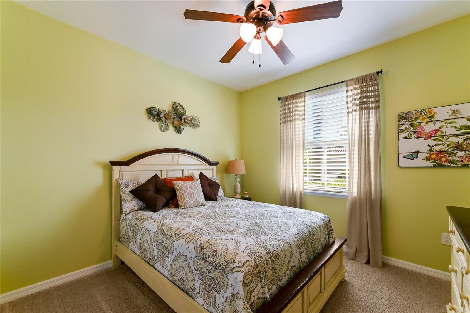 2937 ESMERALDA DR