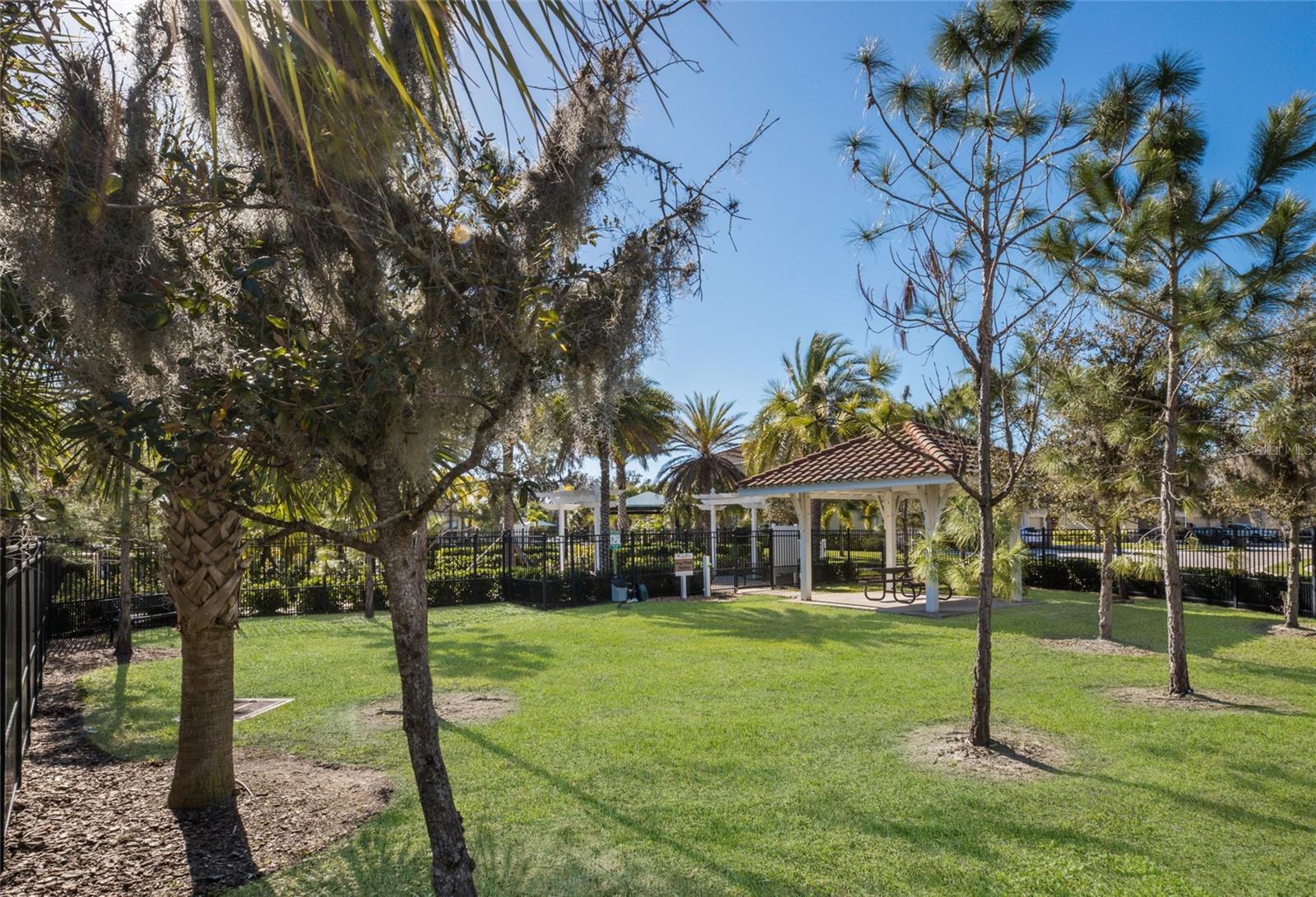 2937 ESMERALDA DR