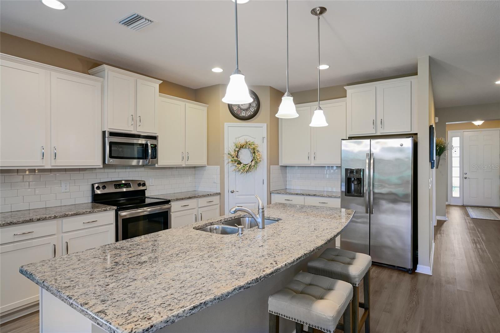 2937 ESMERALDA DR