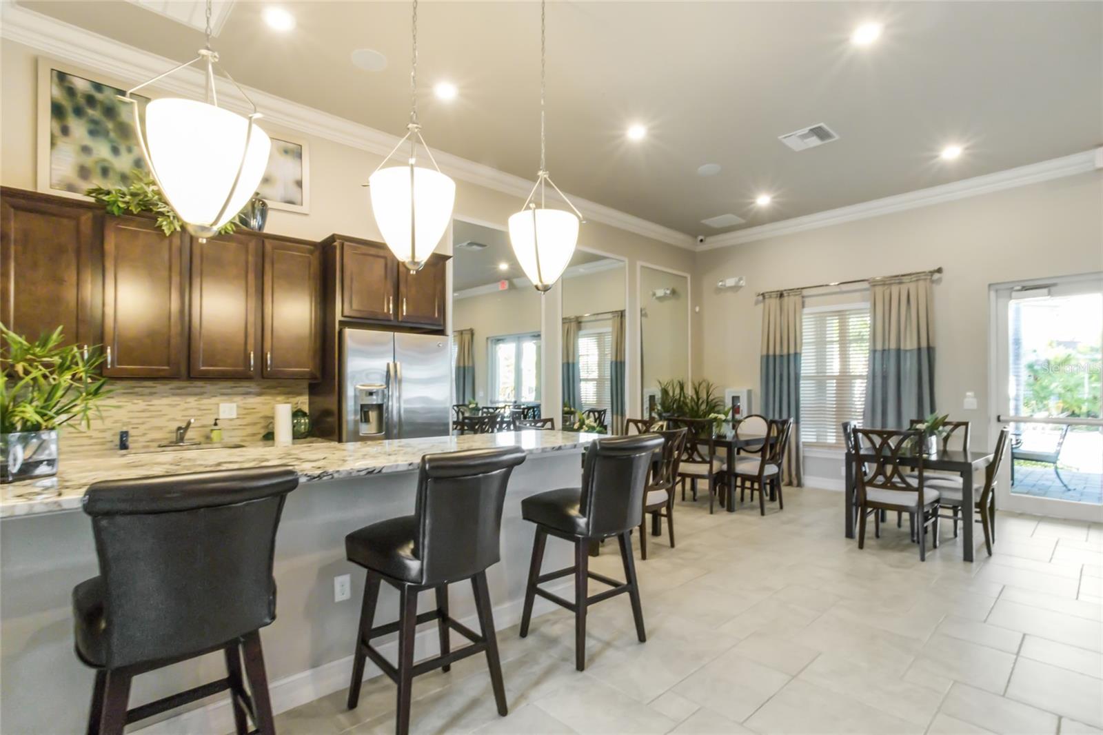 2937 ESMERALDA DR