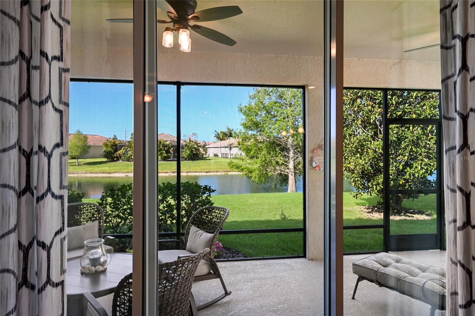 2937 ESMERALDA DR