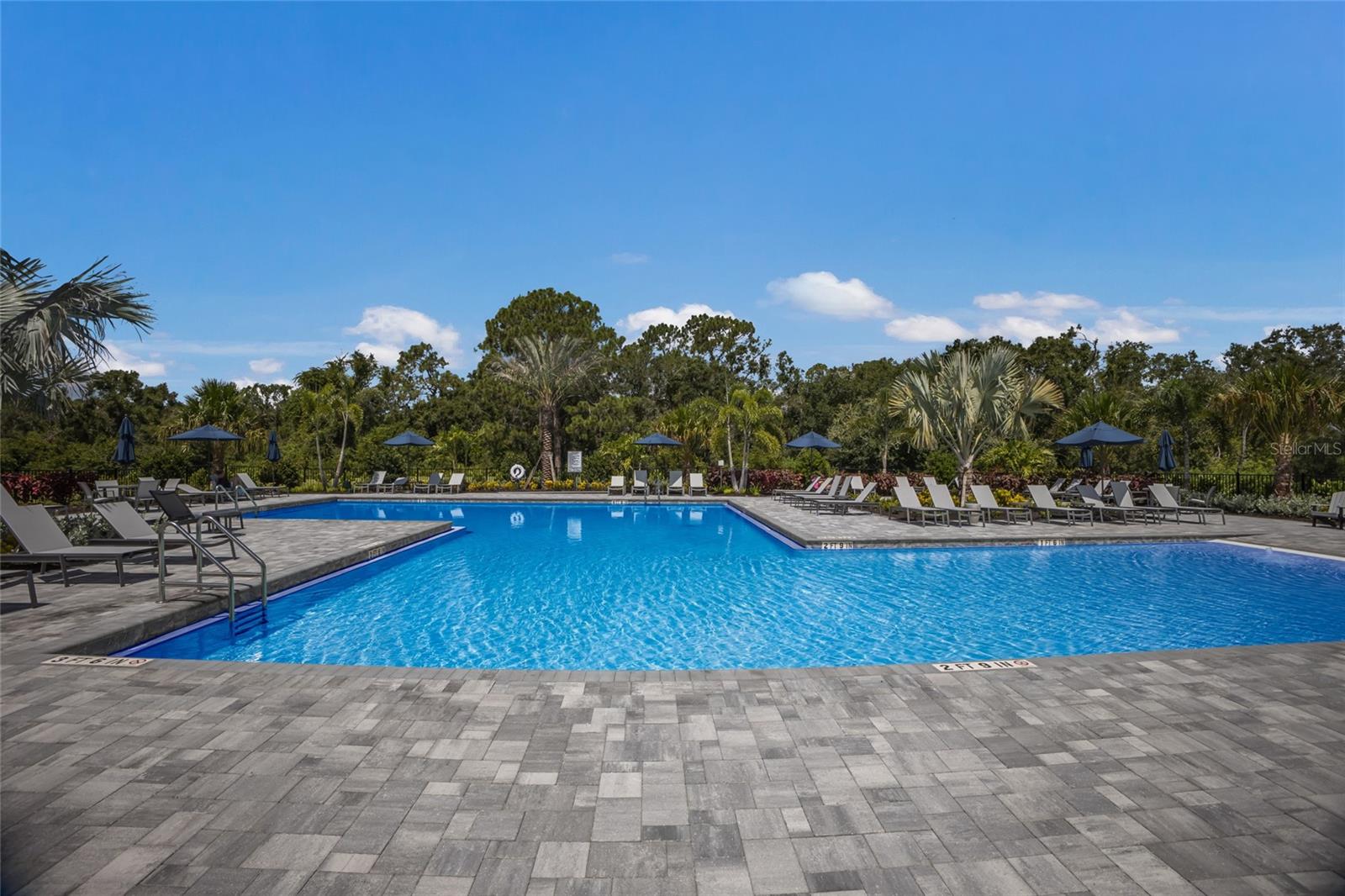 6072 BAYWOOD CT