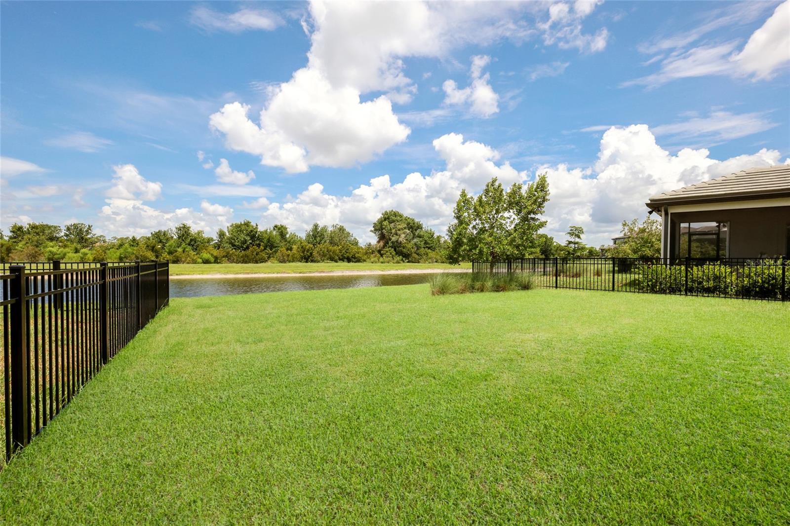6072 BAYWOOD CT