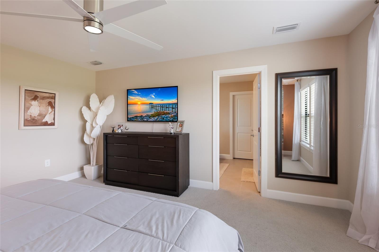 6072 BAYWOOD CT