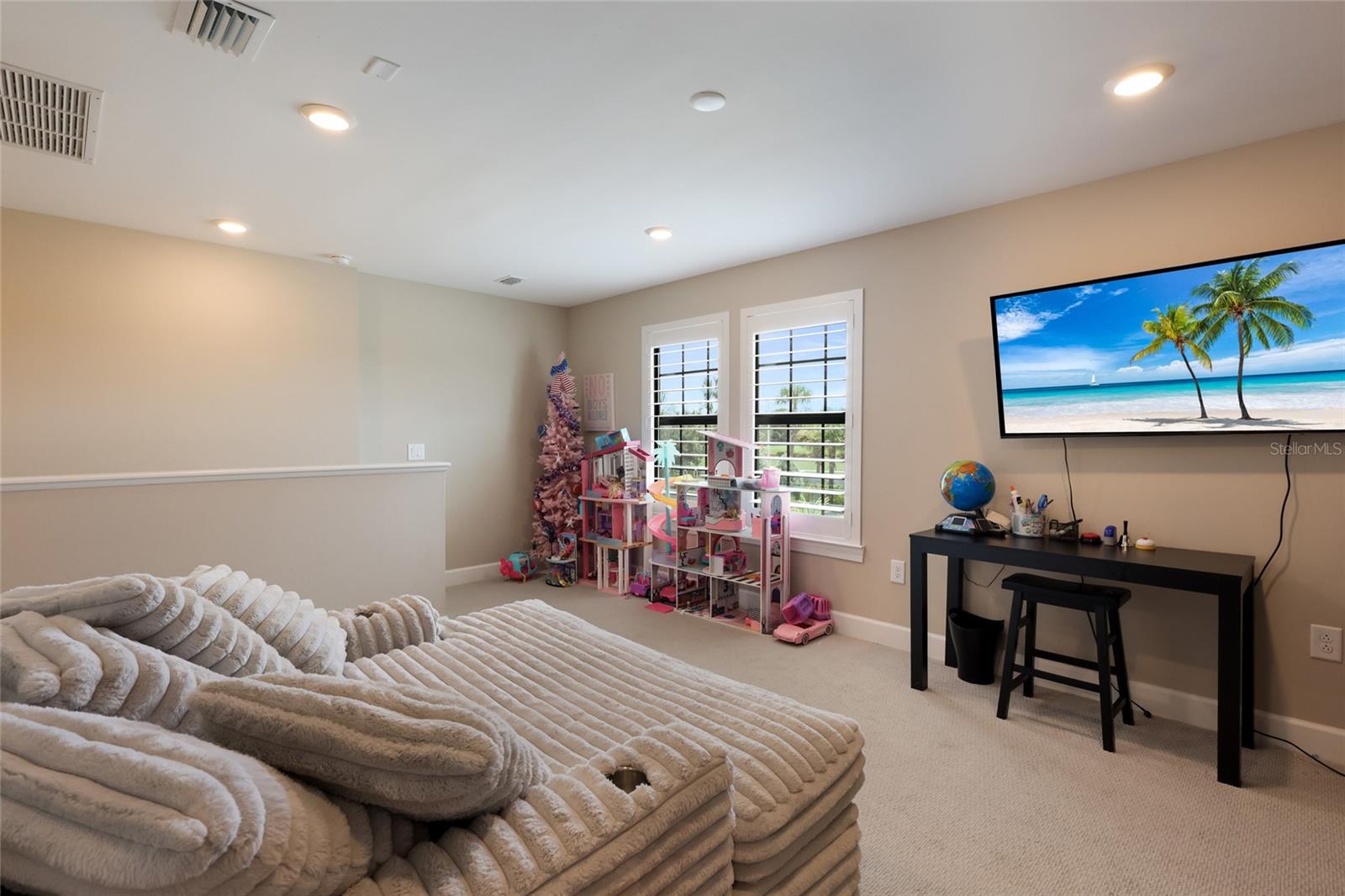 6072 BAYWOOD CT