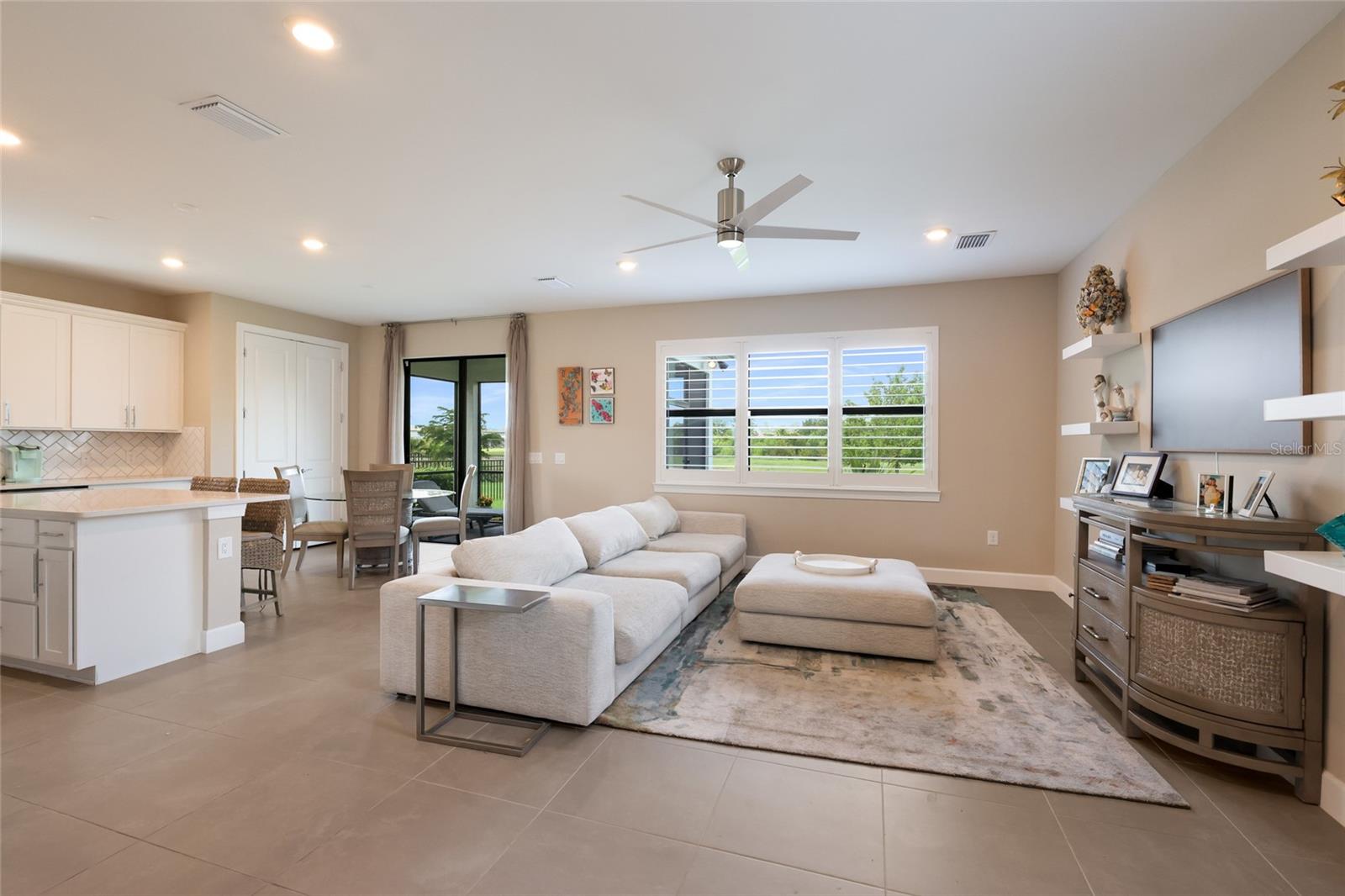 6072 BAYWOOD CT