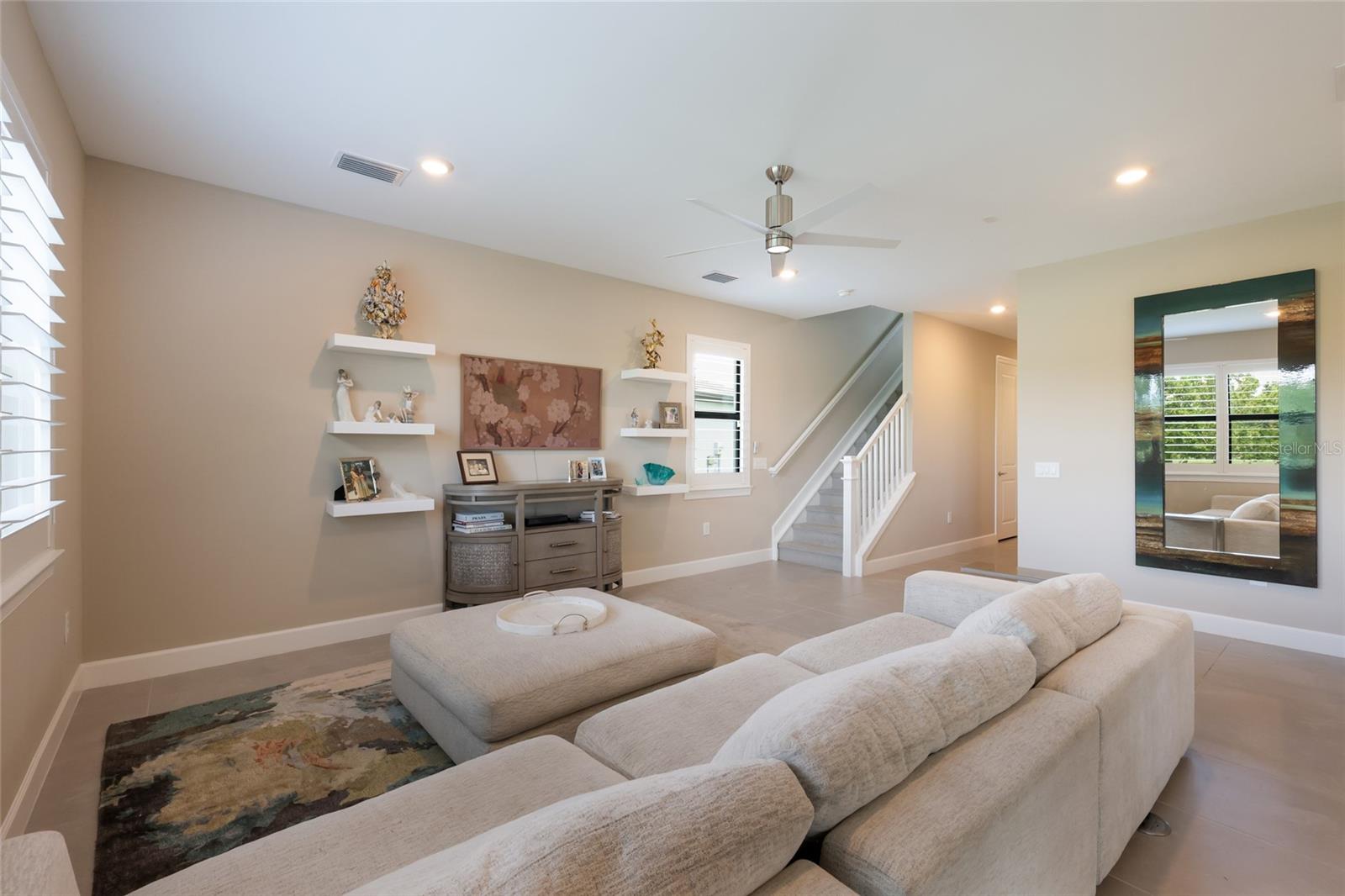 6072 BAYWOOD CT