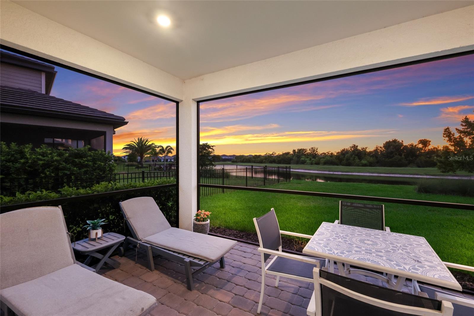 6072 BAYWOOD CT