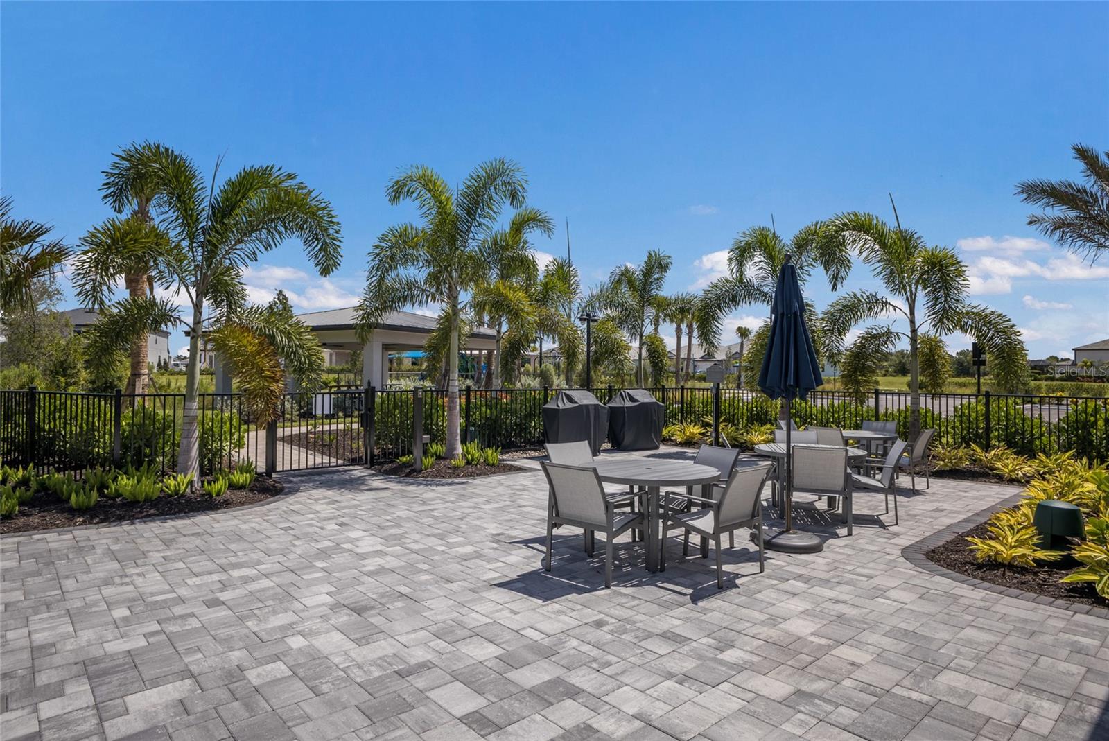 6072 BAYWOOD CT