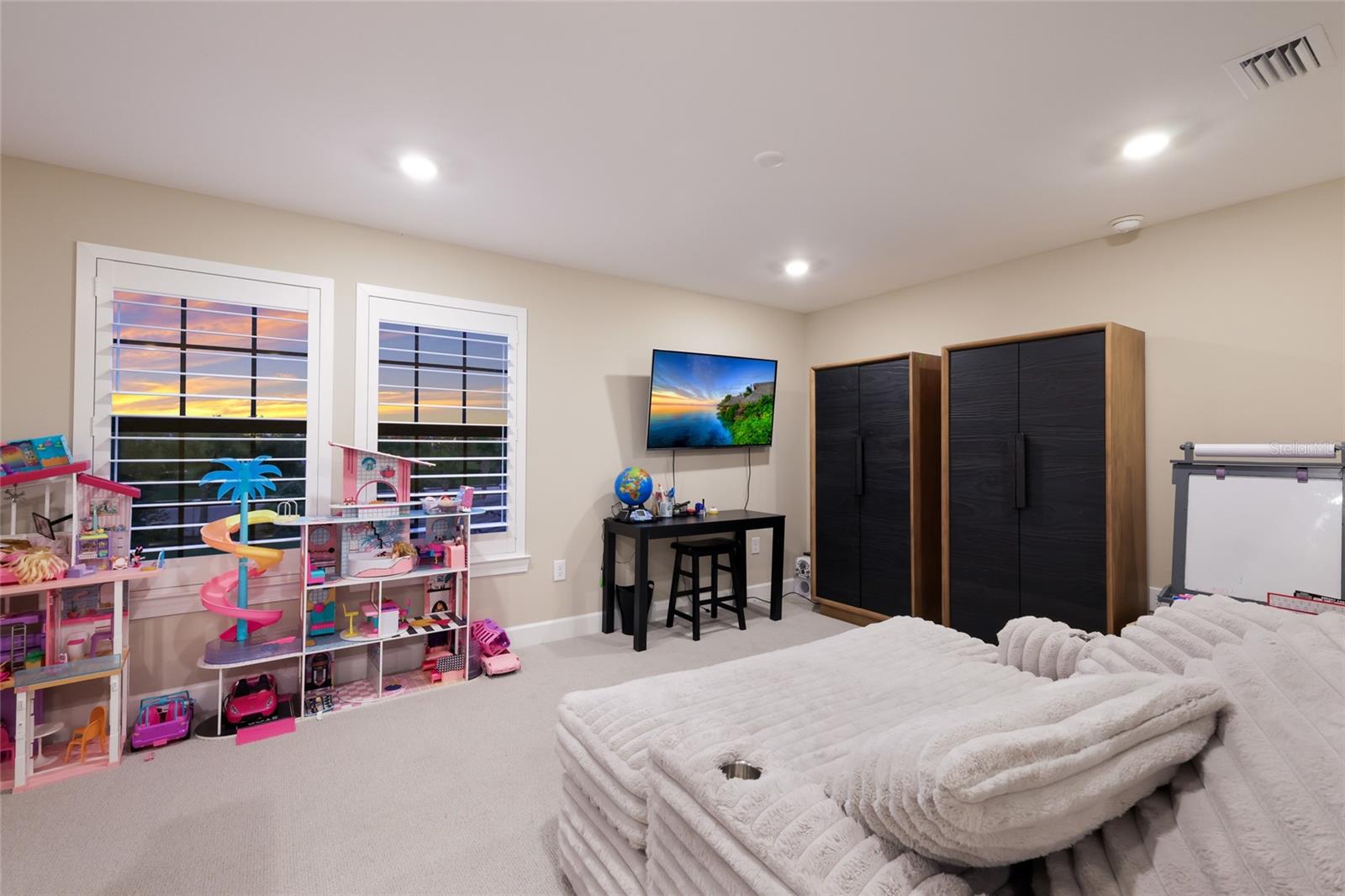 6072 BAYWOOD CT