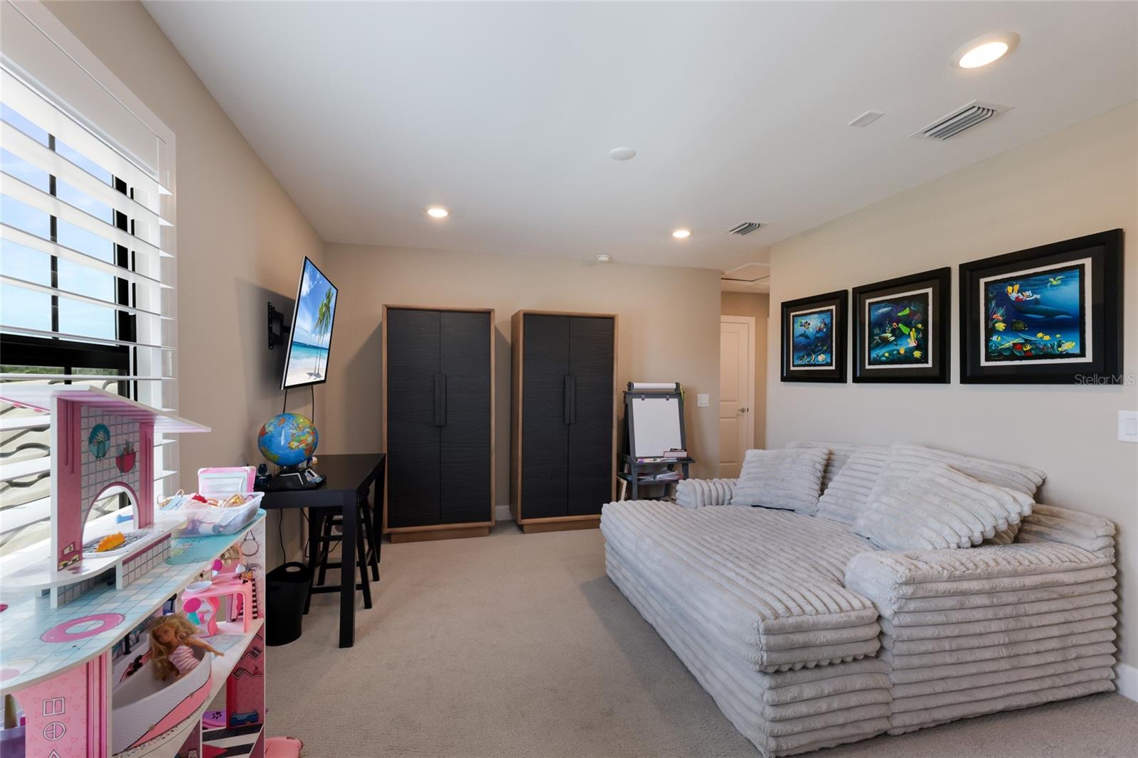 6072 BAYWOOD CT