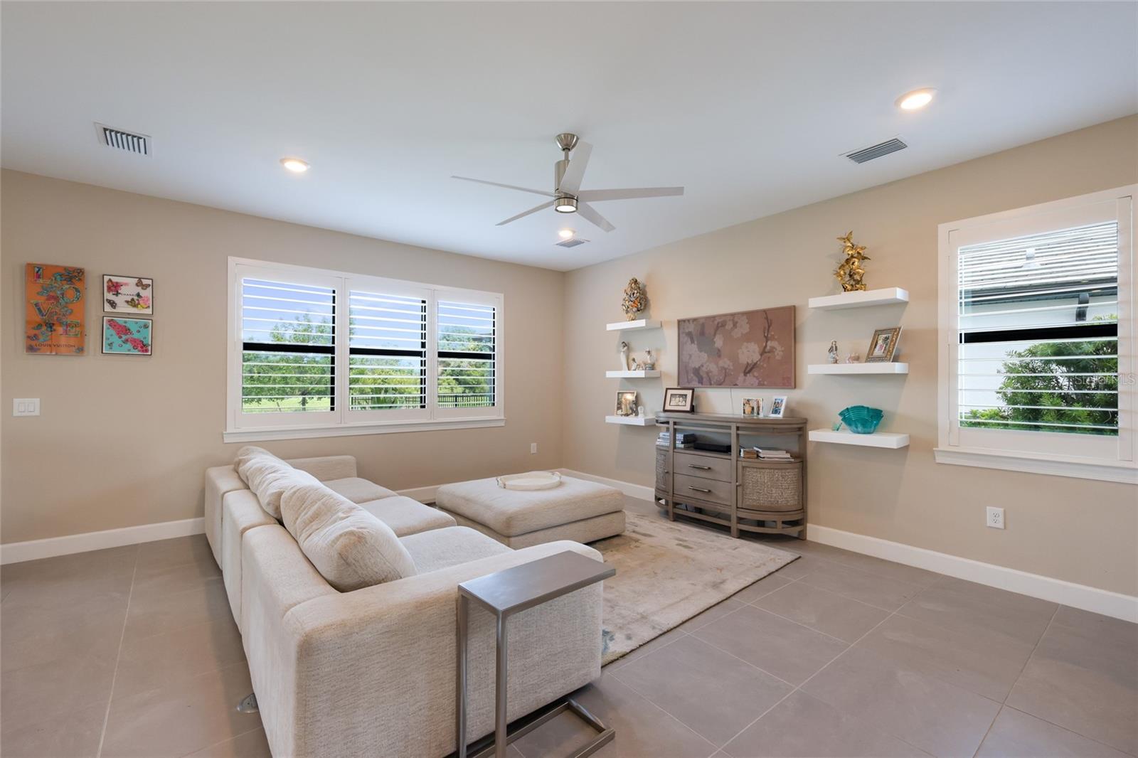 6072 BAYWOOD CT