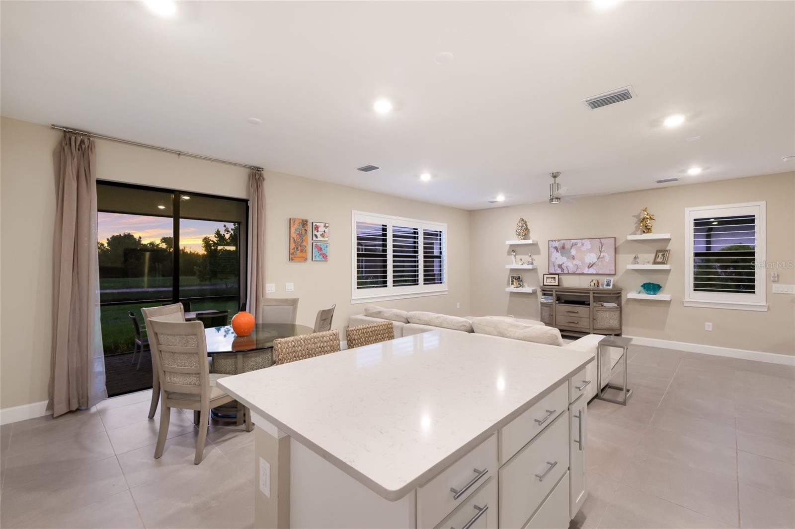 6072 BAYWOOD CT