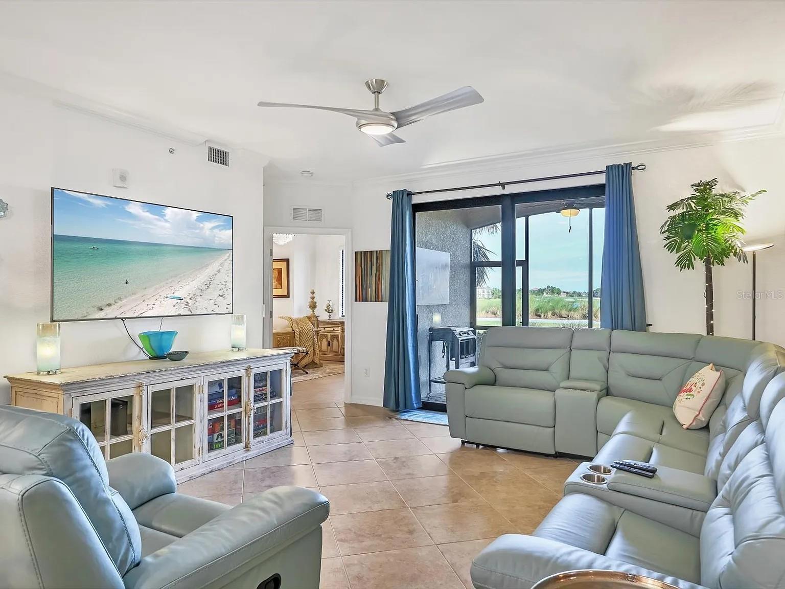 5558 PALMER CIR #101