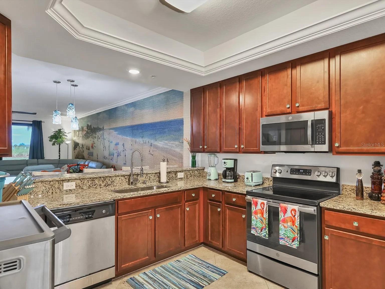 5558 PALMER CIR #101