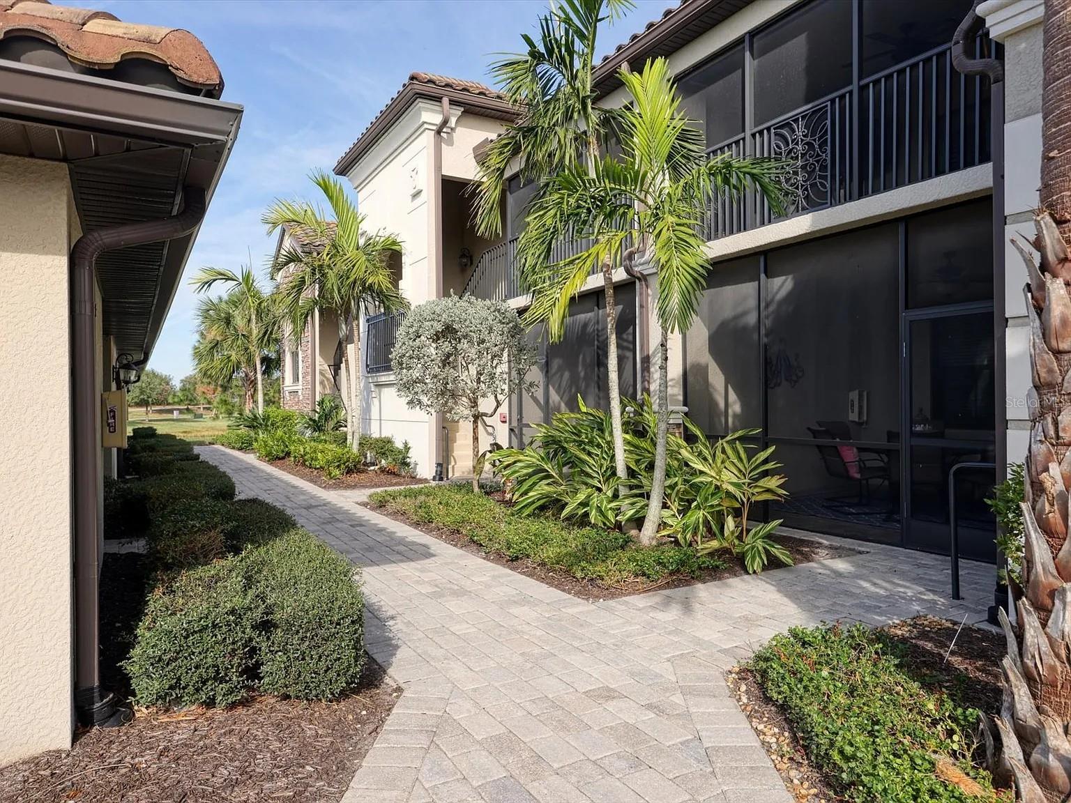5558 PALMER CIR #101