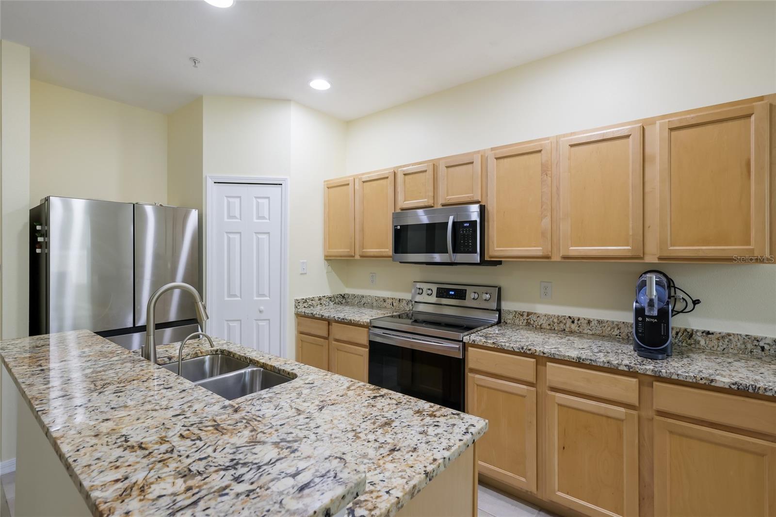 3793 PARKRIDGE CIR #3-105