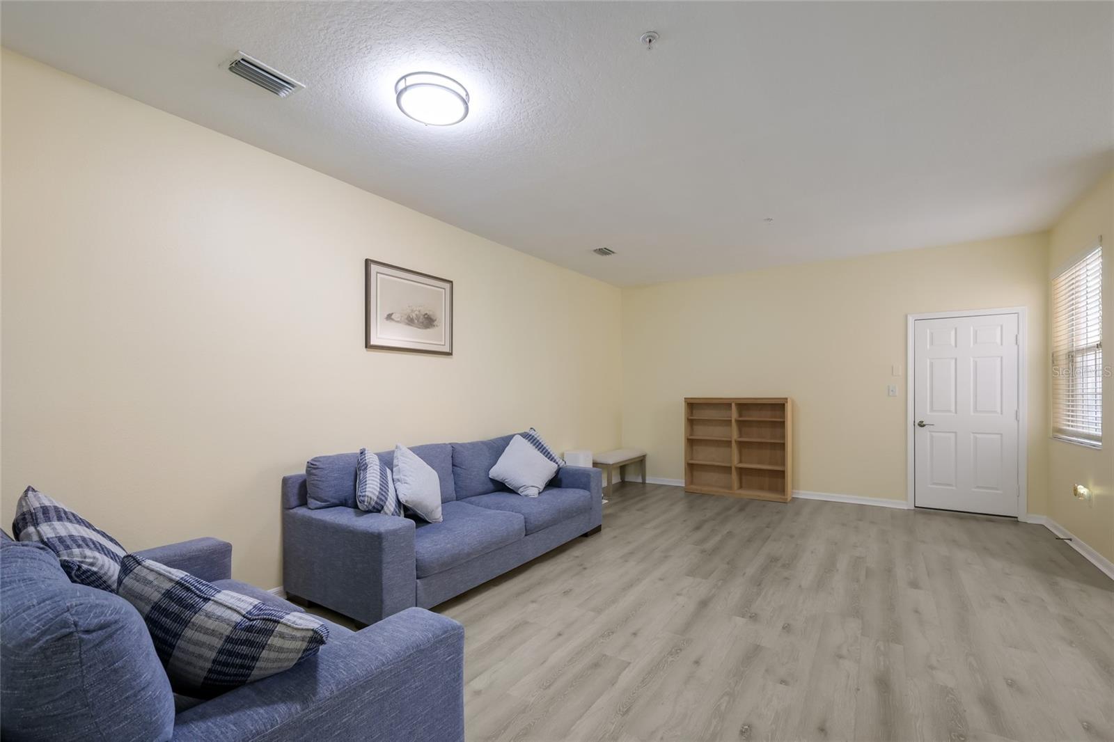 3793 PARKRIDGE CIR #3-105