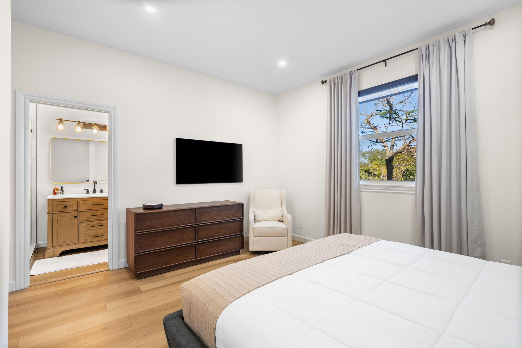 1213 Tequesta Street