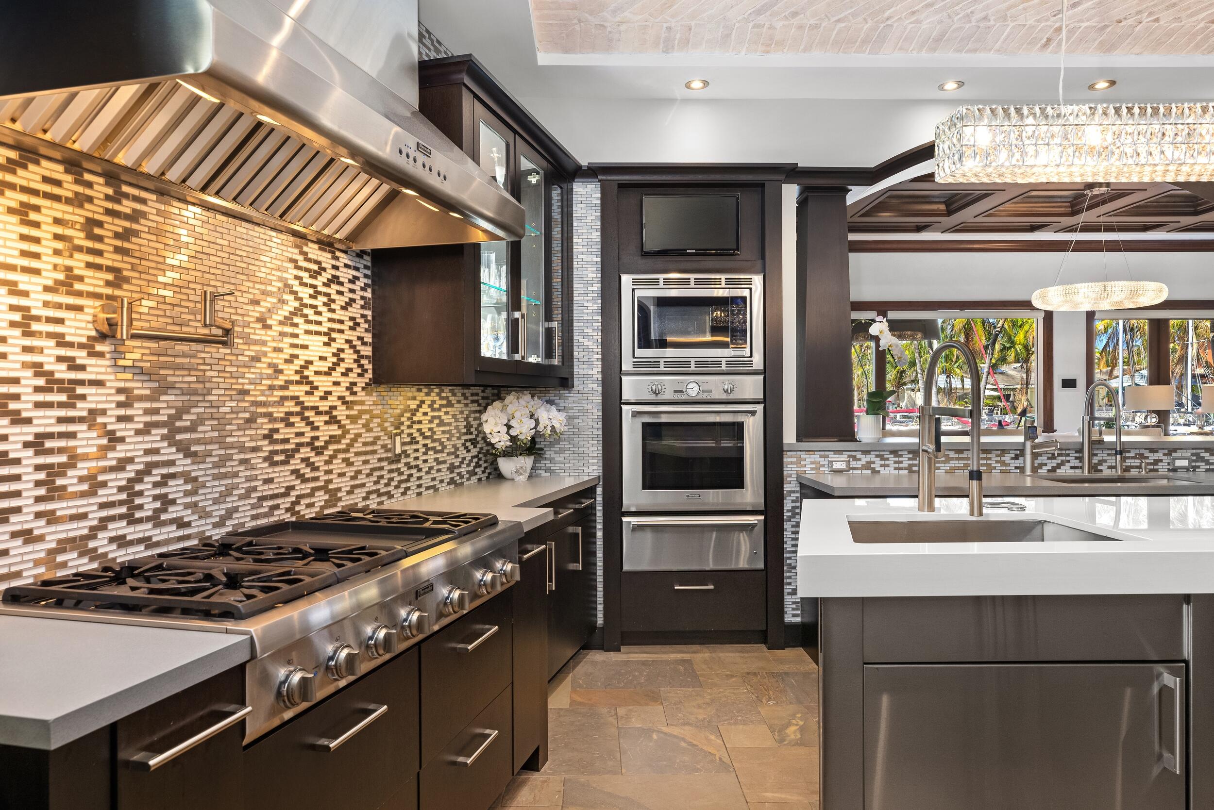 2325 NE 27th Street