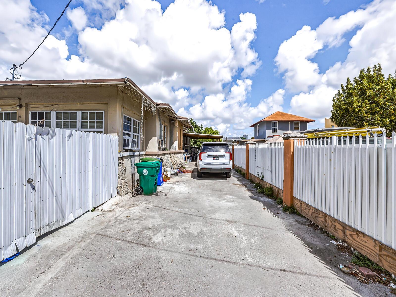 1757 NW 1st Street