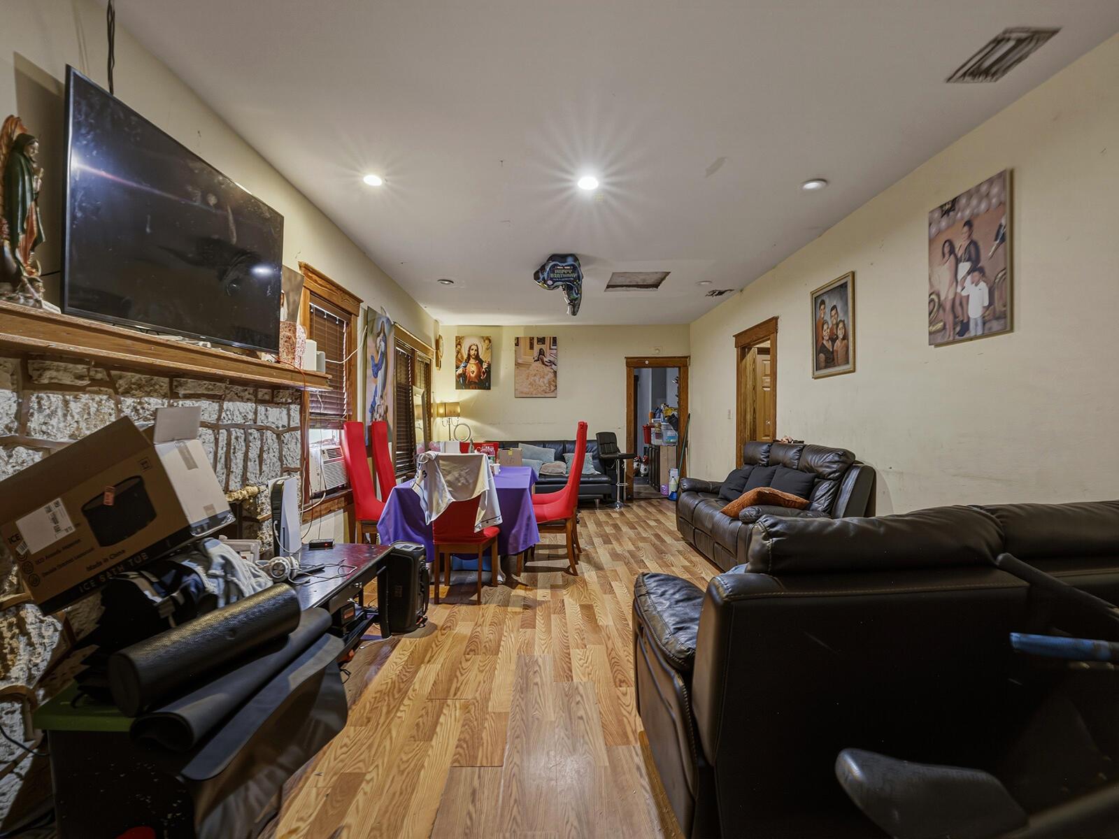 1757 NW 1st Street