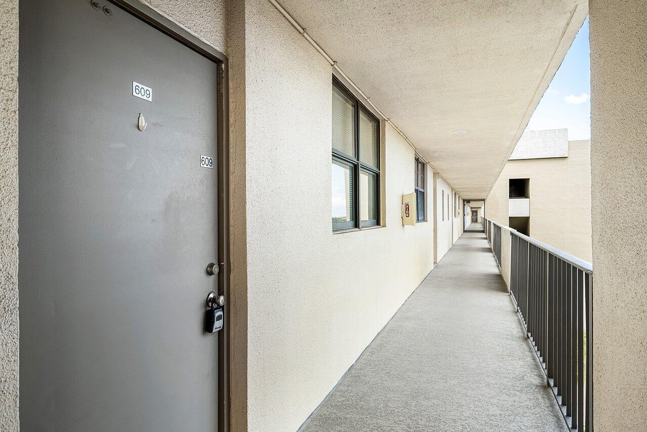 2400 Deer Creek Country Club Boulevard 609-1