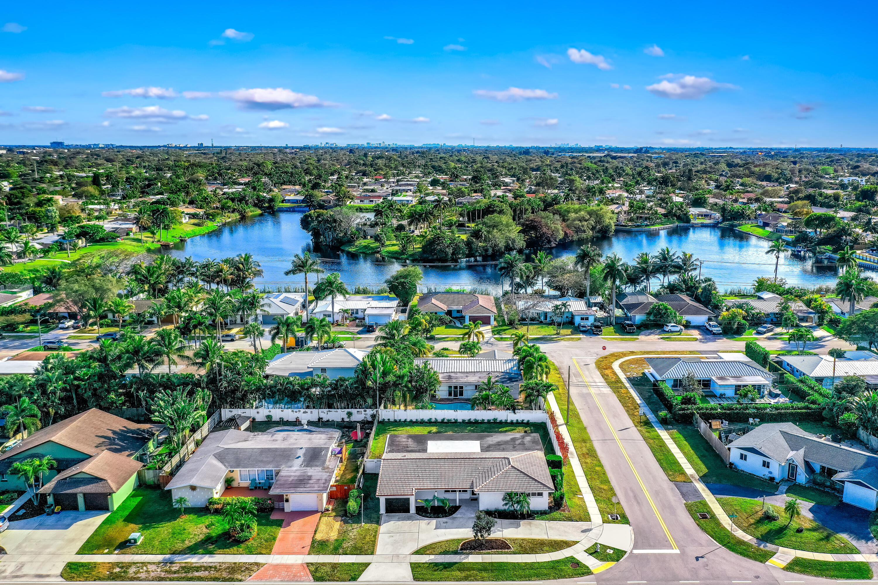 1098 W Camino Real