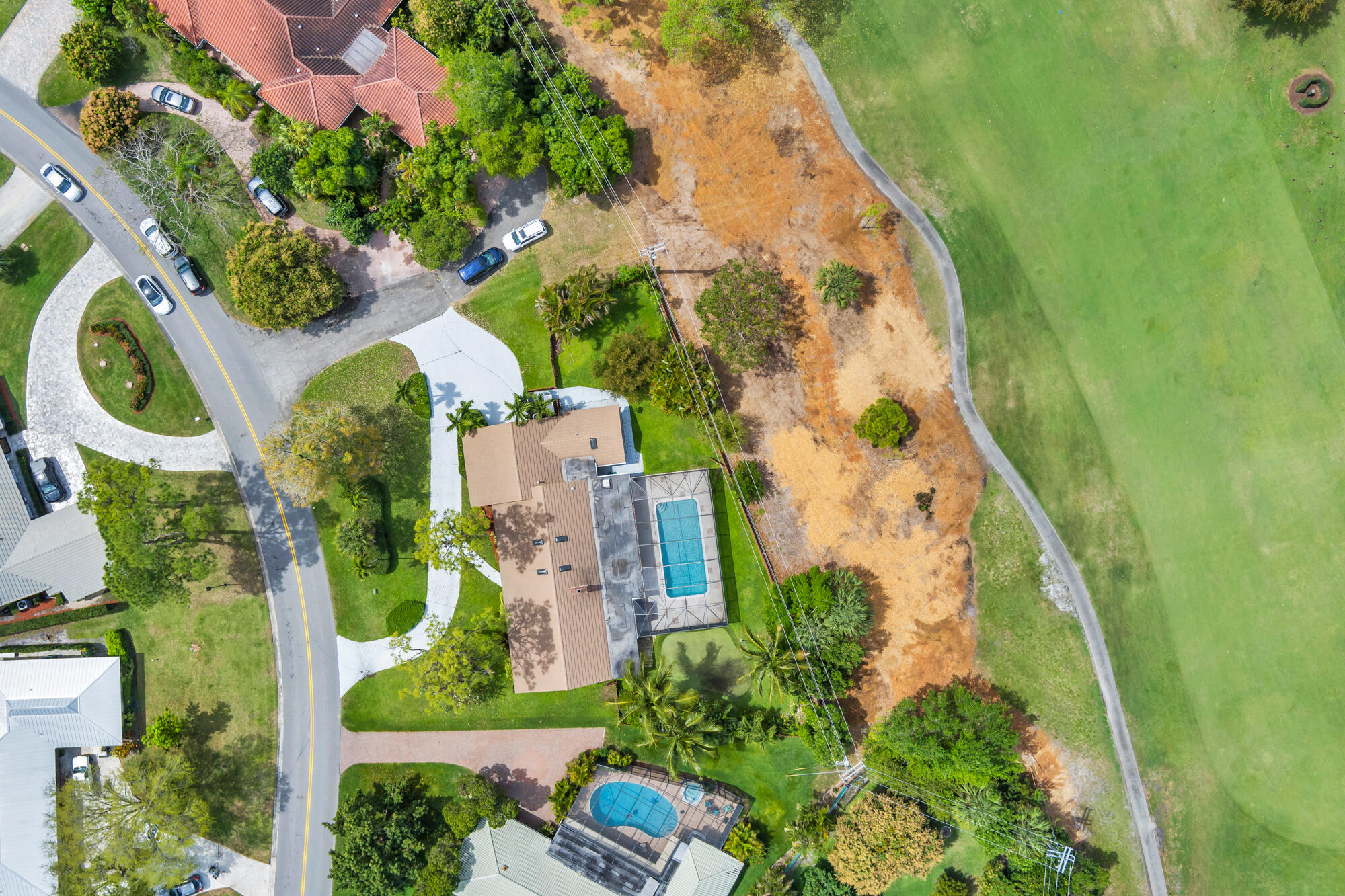 320 N Country Club Drive