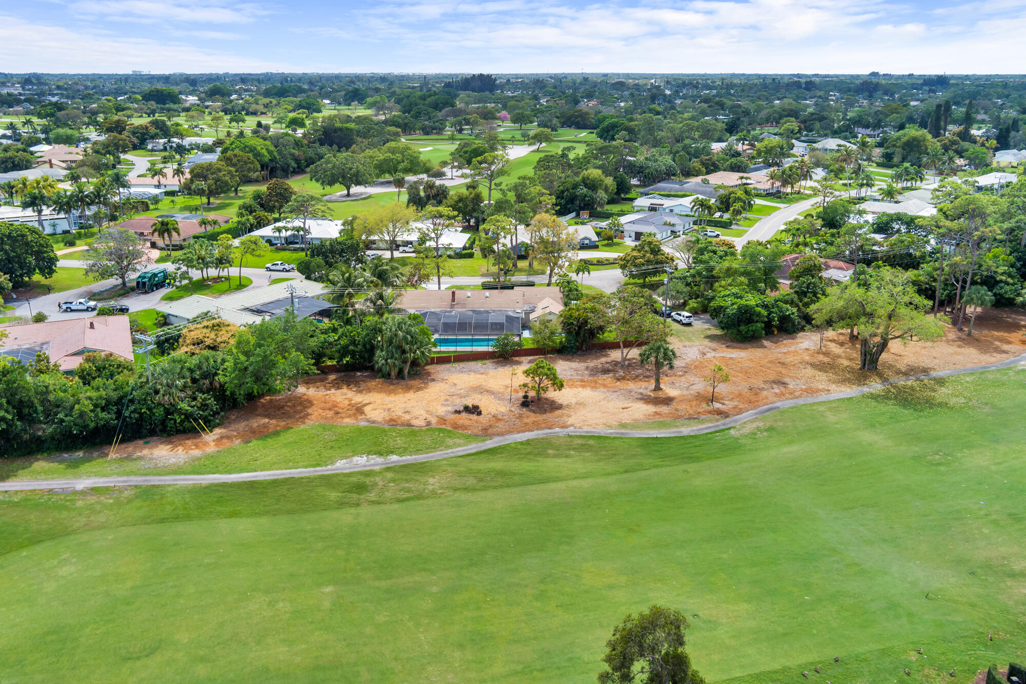 320 N Country Club Drive