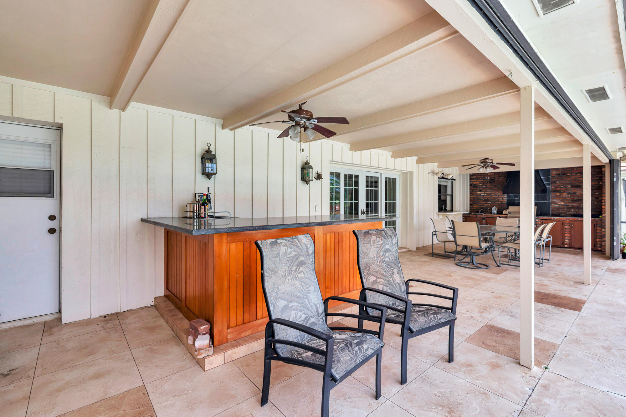 320 N Country Club Drive