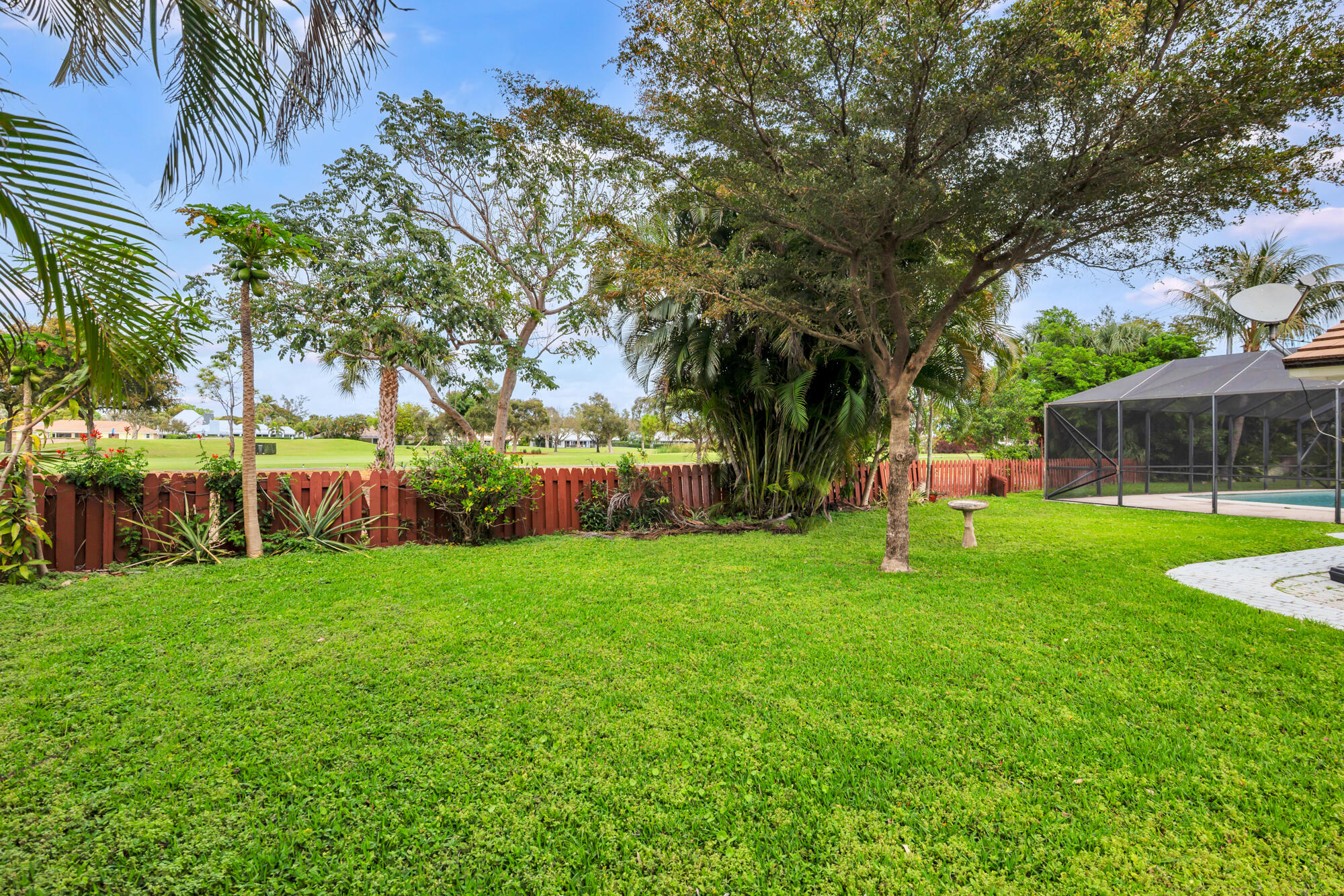 320 N Country Club Drive